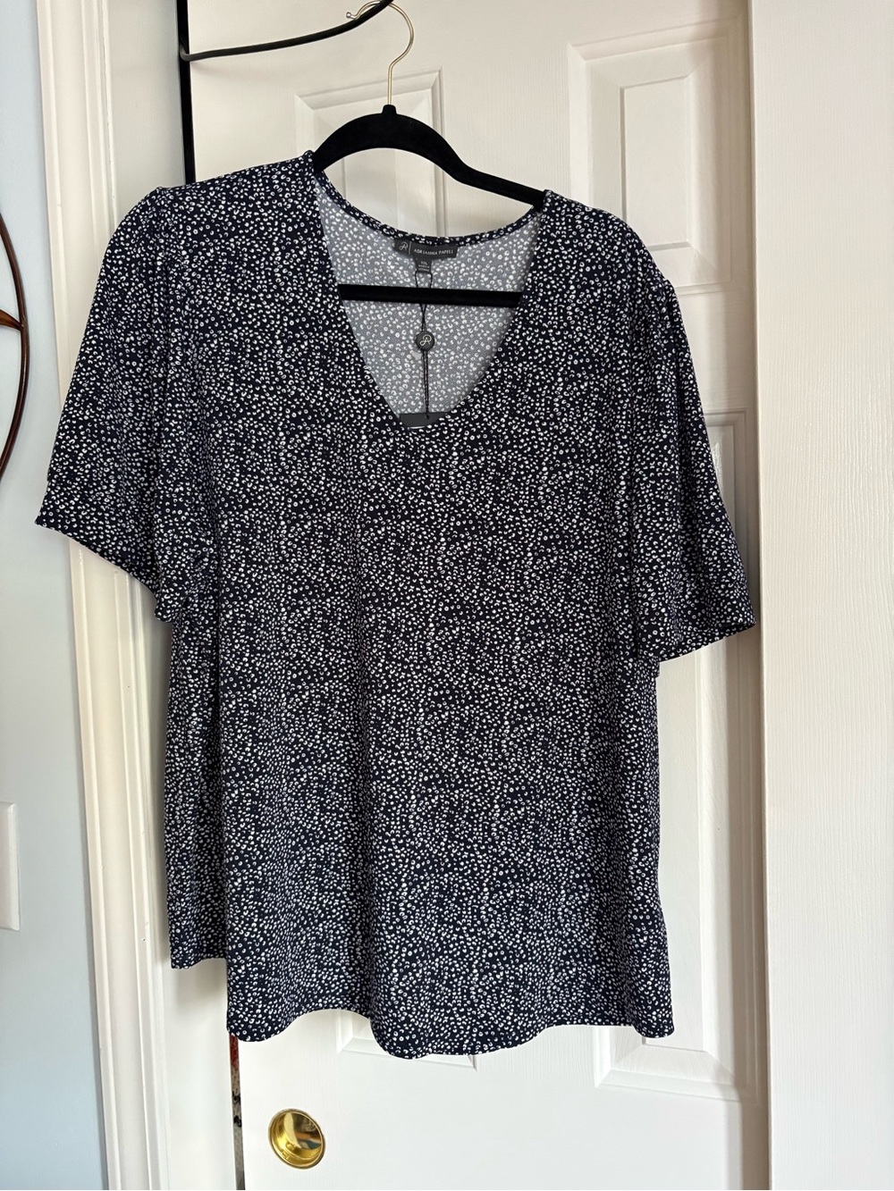 Adrianna Papell Navy V-Neck Short Sleeve Printed Blouse